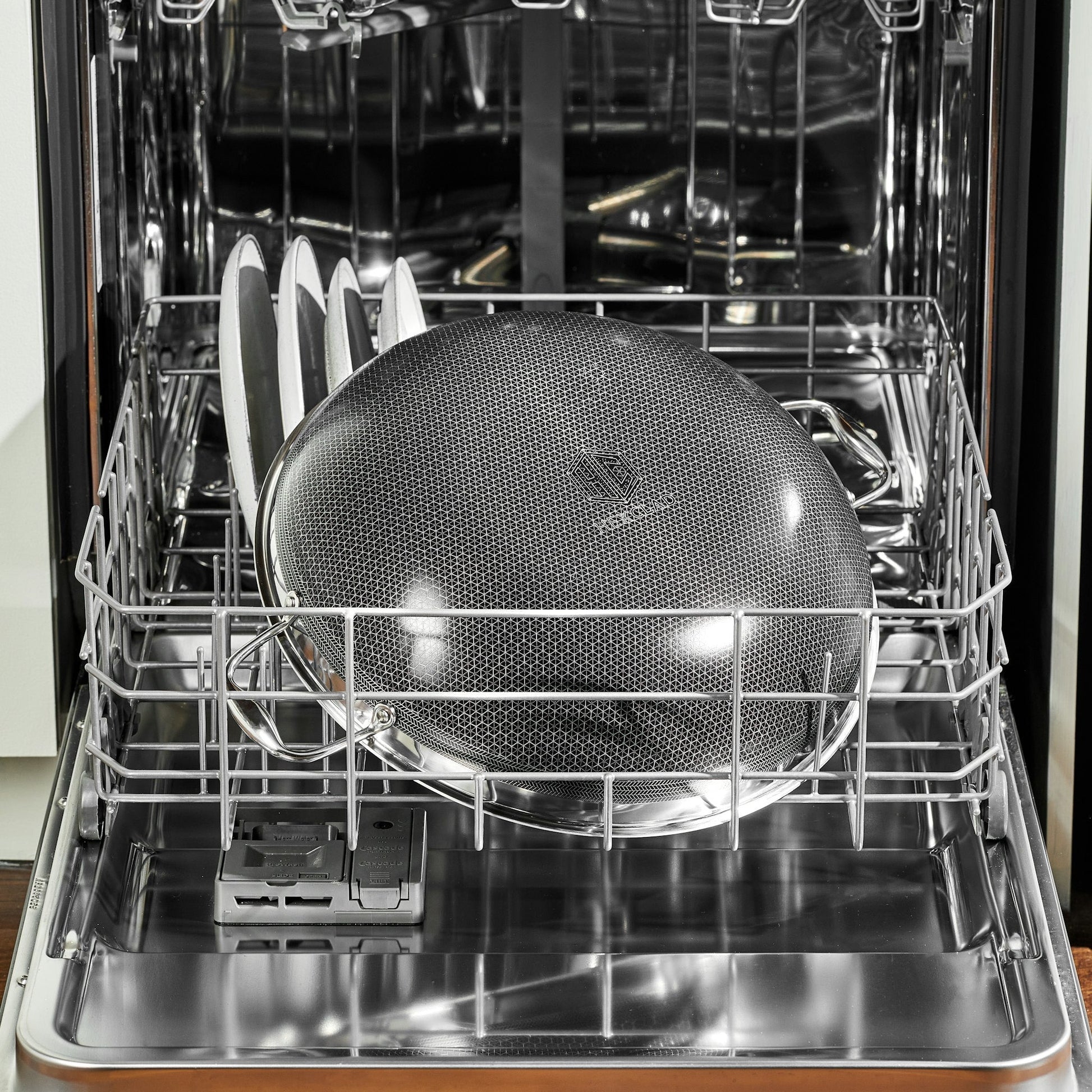 Hybrid Wok with Lid, 14"