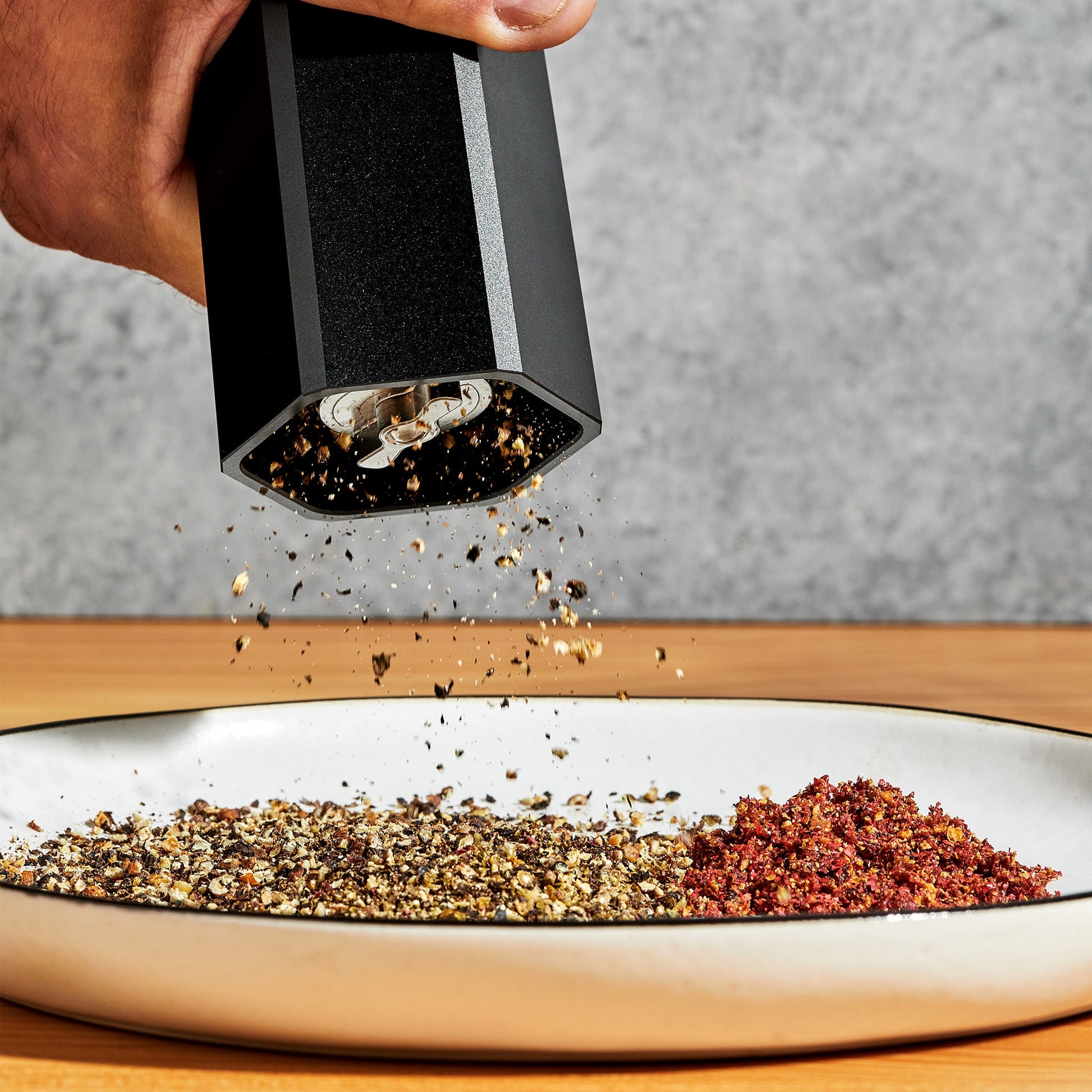 HexMill Salt and Pepper Grinder Set